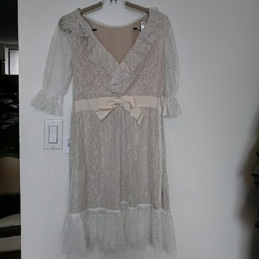 RED VALENTINO WHITE LACE DRESS
